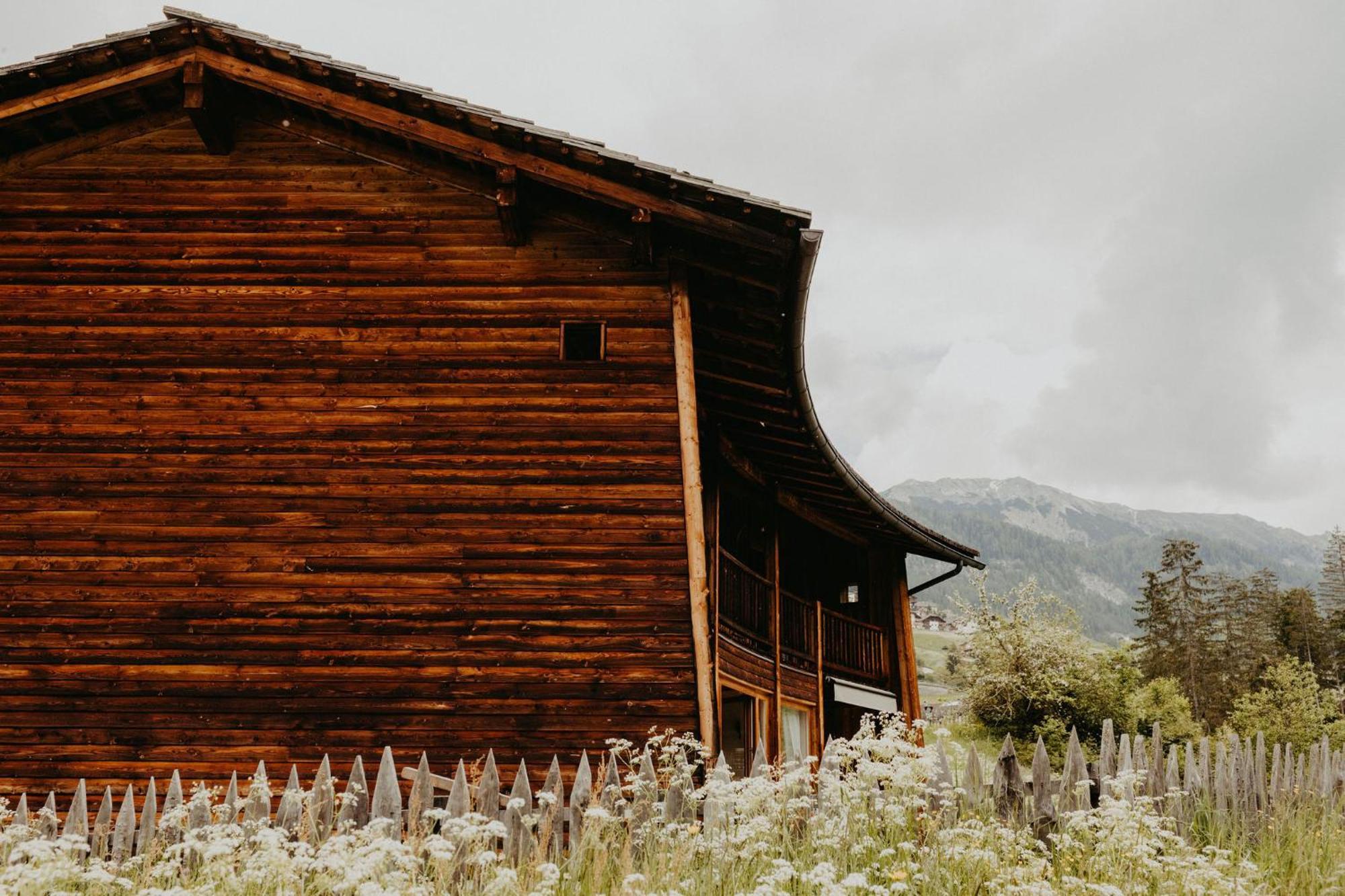 Chalet D'Ert ลาวาลเล ภายนอก รูปภาพ