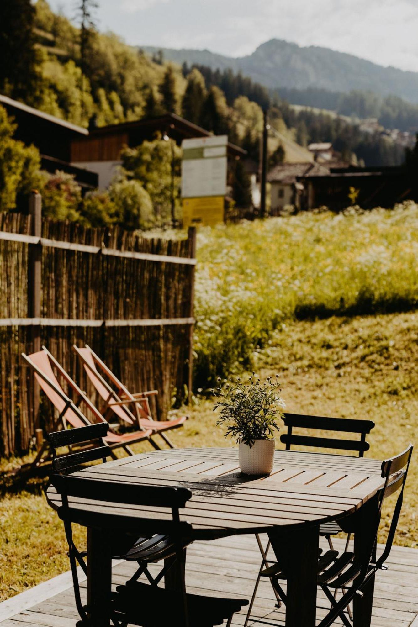 Chalet D'Ert ลาวาลเล ภายนอก รูปภาพ